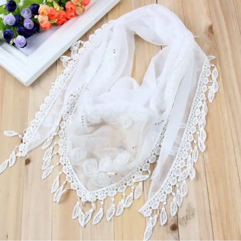White Women Tassel Shawls And Scarves Silk Flower Lace Triangle Pendant Scarf
